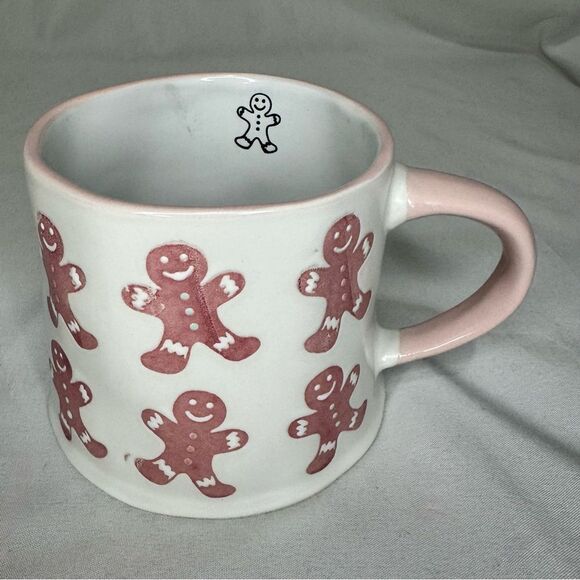 Pink Scattered Gingerbread Men
Mug - Picture 4 of 9